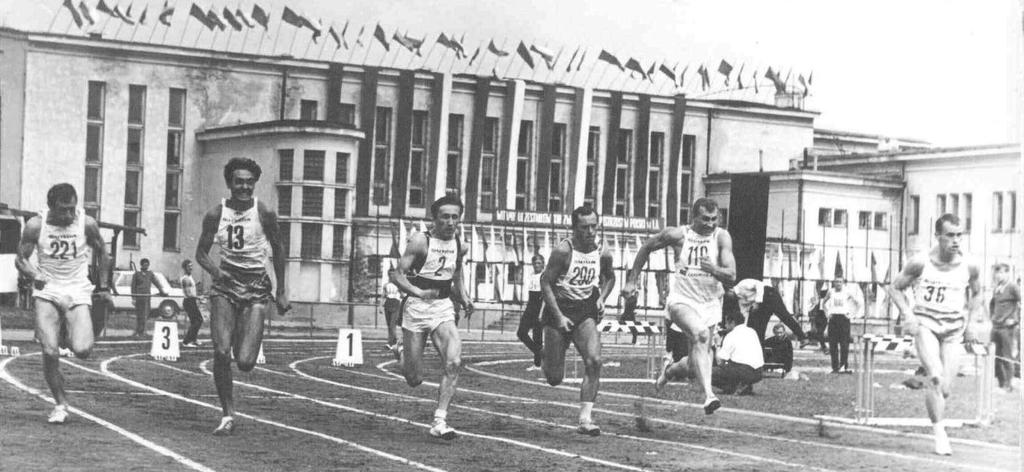 Zawody na stadionie przy ul. Jurowieckiej w Białymstoku w II połowie lat 60.