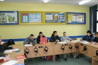 Wydatkowano w 2010 roku: 187 tysięcy 97 zł, w tym na zakup pomocy dydaktycznych: 156 tysięcy