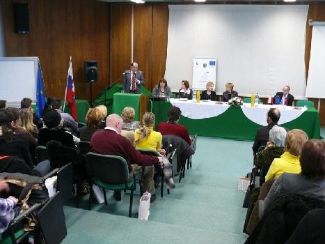 V roku 2010 nadobudla cezhraničná spolupráca s knižnicou v Limanowej veľmi intenzívny charakter, Oravská knižnica sa stala realizátorom projektu Kniha je most 3k vzájomnému spoznávaniu, knižnica v
