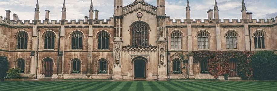 Wielu z naszych podopiecznych studiuje dziś na University of Cambridge i University of Oxford, St Andrew's, UCL, University of Manchester, Imperial College London i wielu innych.