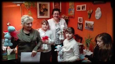 Fundacja przekazuje placówkom pomoc na zakup leków i artykułów medycznych a także pomoc rzeczową. Organizuje zbiórki odzieży, zabawek i książek dla dzieci oraz kobiet.