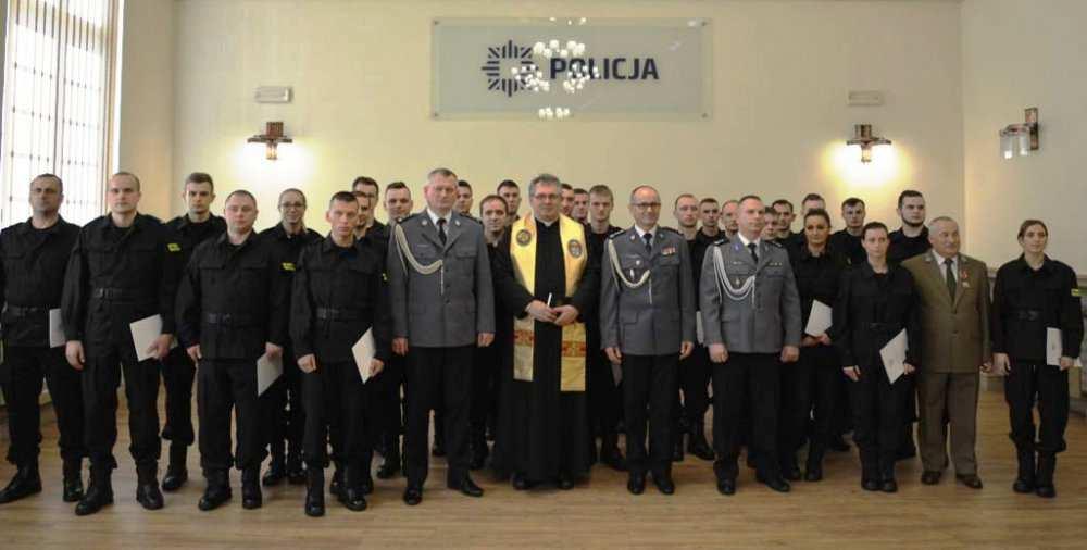 Przed młodymi adeptami teraz 6 miesięcy szkolenia podstawowego.