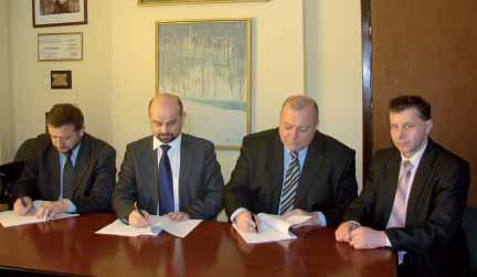 03. W marcu podpisano również umowę na Budowę sieci kanalizacyjnej w gminie Ujsoły -Kontrakt nr 14a. Wykonawcą zadania zostało Konsorcjum firm Energopol Południe s. a.