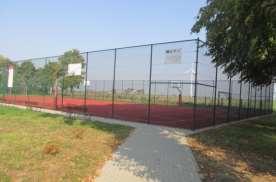 z zajęć na basenie, sali gimnastycznej, hali sportowej.