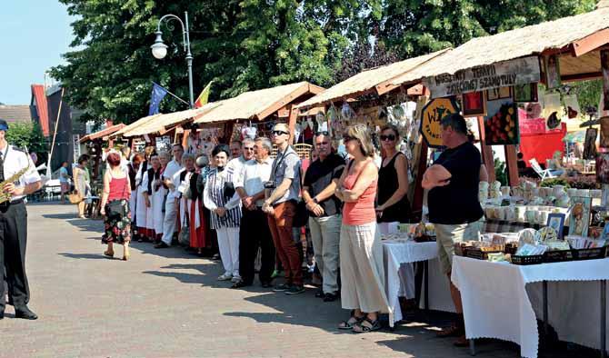 Gmina Pszczew / Gemeinde Pszczew Gemeinde Letschin Partnergemeinde Letschin mit Besuch auf dem Magdalenenmarkt Partnerska gmina Letschin z promocją na Jarmarku Magdaleńskim 20. 5. 2014 20. 8. 2014 5.