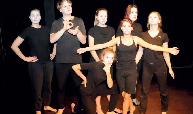 Theater im Schuppen e. V. Fundacja na rzecz Collegium Polonicum Wo gehöre ich hin? Lebensspuren entdecken und verstehen beiderseits der Oder ein zweisprachiges Theaterprojekt Gdzie jest moje miejsce?