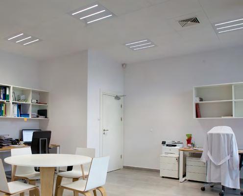 POKOJE PERSONELU PRODUKTY S6000 LED 30 S4000 LED 30 MODERNA 2 35 MODERNA 3Z 35 PRZYKŁAD Oprawa: MODERNA 2 Powierzchnia pomieszczenia: 24,04 m2 Liczba opraw: 4 Zużycie energii: Zapotrzebowanie na