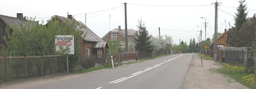przekroczenia przez drogę nr 62 linii kolejowej Warszawa - Białystok.