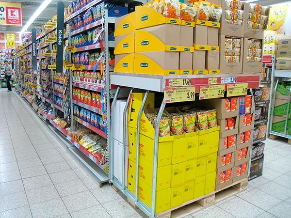 Tam, gdzie w sklepie Kaufland trzeba było ustawić paletę, zrobiono to tak, jakby była ona