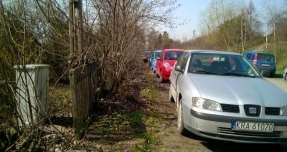 Brak boiska treningowego, część infrastruktury jest przestarzała i stwarza niebezpieczeństwo dla użytkowników. Brak miejsc parkingowych.