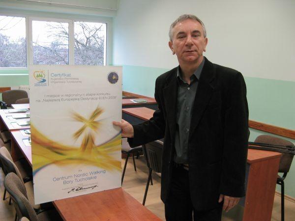 Jury konkursu z trudem wybrało zwycięzców, dlatego zdecydowano poza 4 laureatami, wyróżnić także 4 osoby za całokształt nadesłanych prac. I miejsce w konkursie zajęło zdjęcie pt. Serce Kopernika.