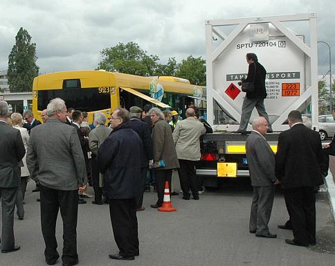 Testy w sześciu miastach w na wiosnę roku 2012 Pokazowe tankowanie LNG w w czasie konferencji w Warszawie, maj 2012 Licznik