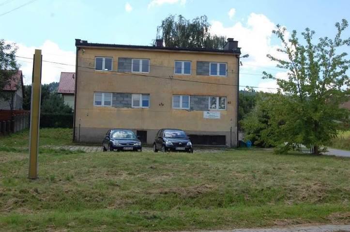 Zdjęcie 18 Budynek gminny przy ulicy Kieleckiej w Bodzentynie Fot. Urząd Miasta i Gminy Bodzentyn, sierpień 2016 Zdjęcie 19 Budynek Urzędu Miasta i Gminy Bodzentyn Fot.