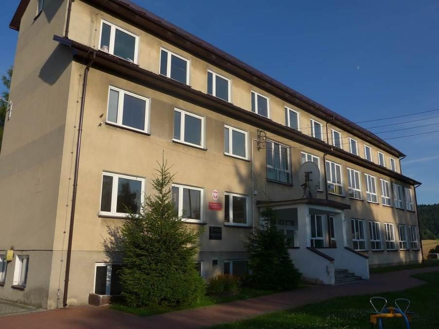 Projekty rewitalizacyjne w sferze środowiskowej 1 Nazwa projektu Projekt rewitalizacyjny nr 3 Termomodernizacja budynku Szkoły Podstawowej 2 Wskazanie podmiotów realizujących projekt 3 Zakres