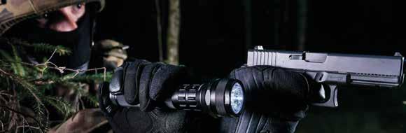 600 LUMS 1000 245m ANSI Compliant Patrol L-MX255L-RC Cree XM-L LED 600 lm / Li-ion battery 2200 mah / 1 h 30 min 150 000 cd Patrol flashlight with dual switches and docking station