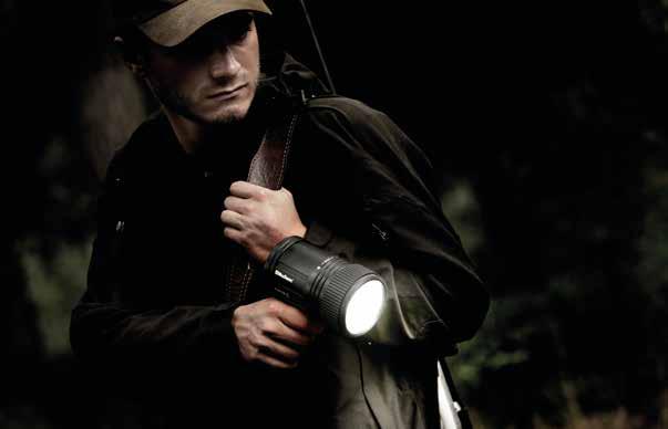 500 LUMS 300m ANSI Compliant X-Pistol RC L-X-PISTOL-RC Cree XM-L LED 500 lm / 4 3,7V 2200 mah / 3 h 20 000 cd Rechargeable pistol searchlight with aluminum housing Ładowalny szperacz pistoletowy o
