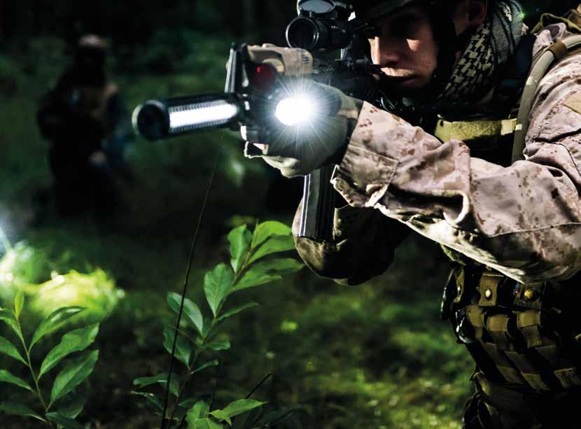 Mactronic Lights Up Your Every Mission Tactical Lighting Catalog Defender Focus L-NTP-DEFDER_3-D-U2-AC 240m 1000 1070 LUMS Rechargeable flashlight with strong output and Focus function Ładowalna