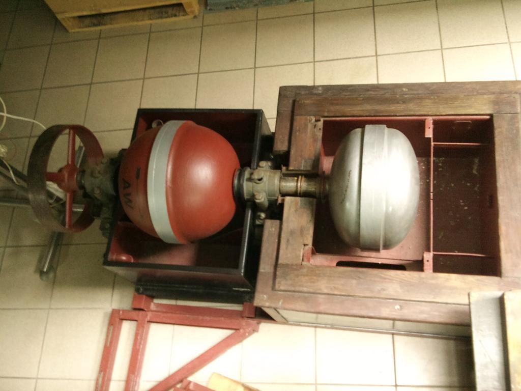 1 Historia 3 1 Historia niniejszy agregat chłodniczy został skonstruowany przez Abbe Audiffrena w 1905 roku w Epinal we Francji.