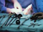 Operacja, skleroterapia i laser Decyzję o rodzaju leczenia podejmuje lekarz. Bardzo drobne żyły pajączkowate mogą być leczone za pomocą lasera.