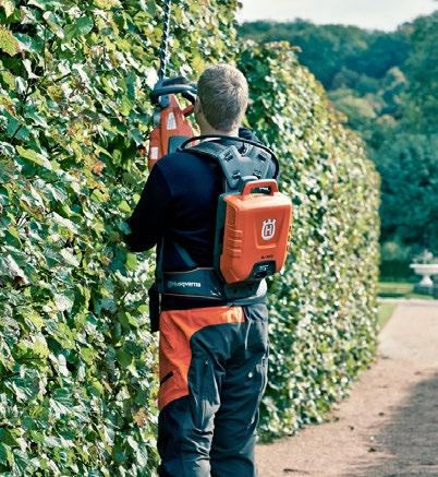 12 BATTERY SERIES LITOWO-JONOWE AKUMULATORY PLECAKOWE HUSQVARNA BLi940X Niezwykle skuteczny akumulator plecakowy, zachowujący moc na długo, dzięki czemu praca nie wymaga częstych przerw i jest