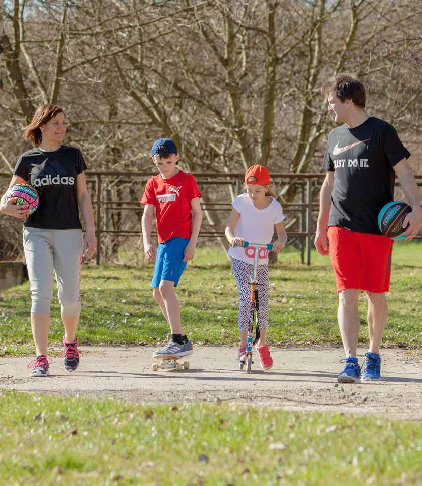 Zniżki również na www.sportisimo.pl damska 100% bawełna spodnie 3/4 damskie rozm.:s-xl 60% bawełna, 40% poliester dziecięca rozm.