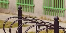 Ławki miejskie żeliwne Ławki miejskie stalowe Ławki miejskie betonowe Kosze na śmieci Parkingi rowerowe Stoły miejskie Blokady parkingowe Słupki blokujące