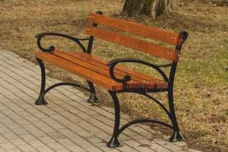 ŁAWKI MIEJSKIE ŻELIWNE ŁAWKI MIEJSKIE ŻELIWNE ŁAWKA GDAŃSKA Długość ławki 170 cm Szerokość ławki 57 cm Wysokość całkowita 75 cm Wysokość siedziska 43 cm Szerokość