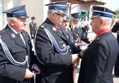 bokser z bielszowic Druh Gerard Kotula (z prawej) nagradzany Złotym Znakiem Związku OSP z okazji 115 lecia OSP Świerklany (maj 2015 r.) Gerard, ty byś tego nie umioł zrobić?
