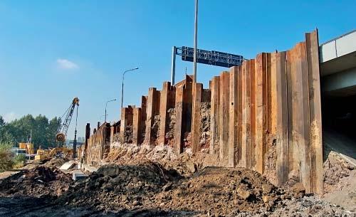 Głównym elementem nośnym wiaduktów są dwa dźwigary o schemacie statycznym dwuprzęsłowej belki ciągłej i rozpiętości przęseł 2 x 20 m.