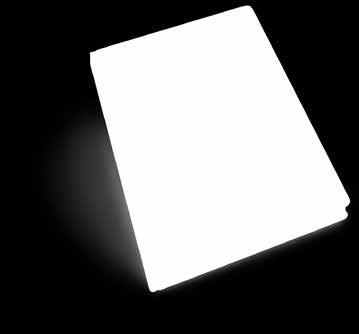 wyróżnionymi lakierem UV zdobiona brokatem. Wewnątrz imiennik i plan zajęć.