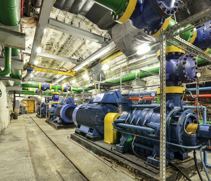 Górnictwo Kopalnia technologii pompowej Setki metrów pod ziemią. Miliony metrów sześciennych agresywnych chemicznie wód wypływających ze skał.