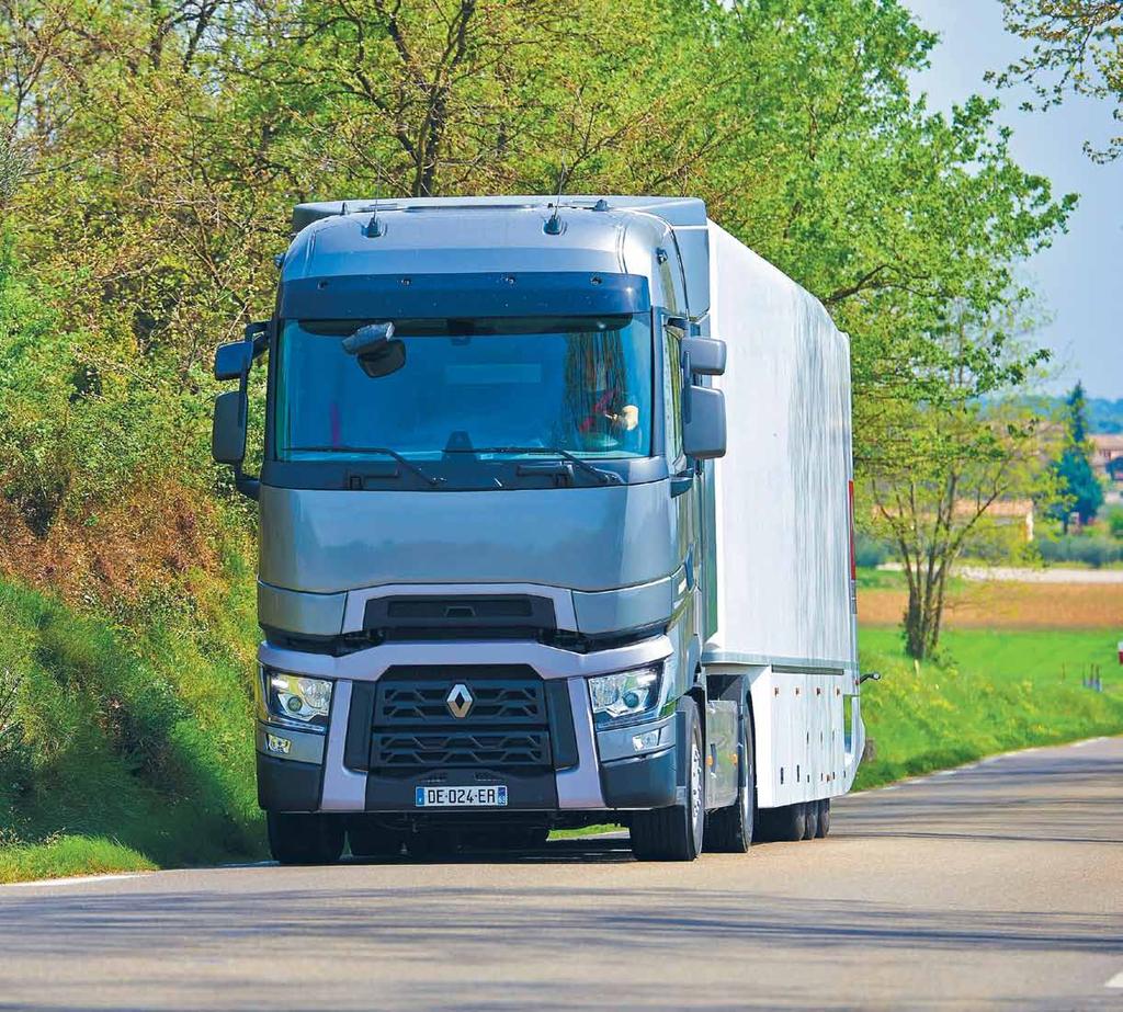 Kierowcy ciężarówek wczoraj i dziś Okiem eksperta Łukasz Zboralski ekspert ds. transportu drogowego, redaktor naczelny portalu brd24.