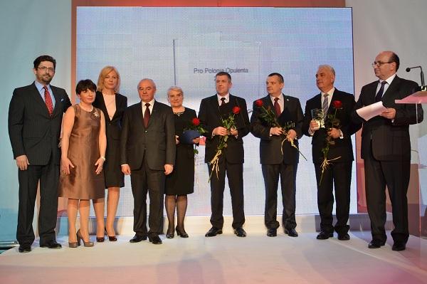 działania mające szczególny pozytywny wpływ działanie i rozwój szeroko pojętego sektora produkcji i przetwórstwa żywności.