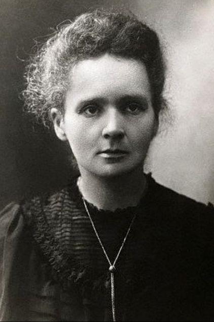 Albert Einstein mówił o niej, że była jedynym człowiekiem niezepsutym przez sławę. Mimo swojej ogromnej wiedzy Maria Skłodowska-Curie pozostała osobą skromną i pracowitą.
