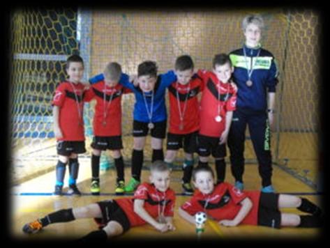 Żaki UKS GOKiS w Twardogórze W sobotę 25.03.2017r zawodnicy UKS GOKiS Kąty Wrocławskie z rocznika 2008 zagrali w turnieju w Twardogórze o Puchar Burmistrza Miasta i Gminy Międzybórz.