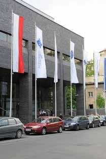 na 100 miejsc), a także niezbędne zaplecze gastronomiczno-sanitarne.