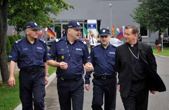 23 czerwca Przedstawiciele władz lokalnych w Policyjnym Centrum Dowodzenia Policyjne Centrum Dowodzenia od początku Mistrzostw całodobowo koordynuje