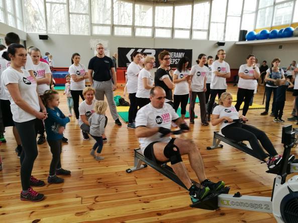 uczestniczyła w kolejnych zajęciach z Piłki Ręcznej na terenie AWFu.