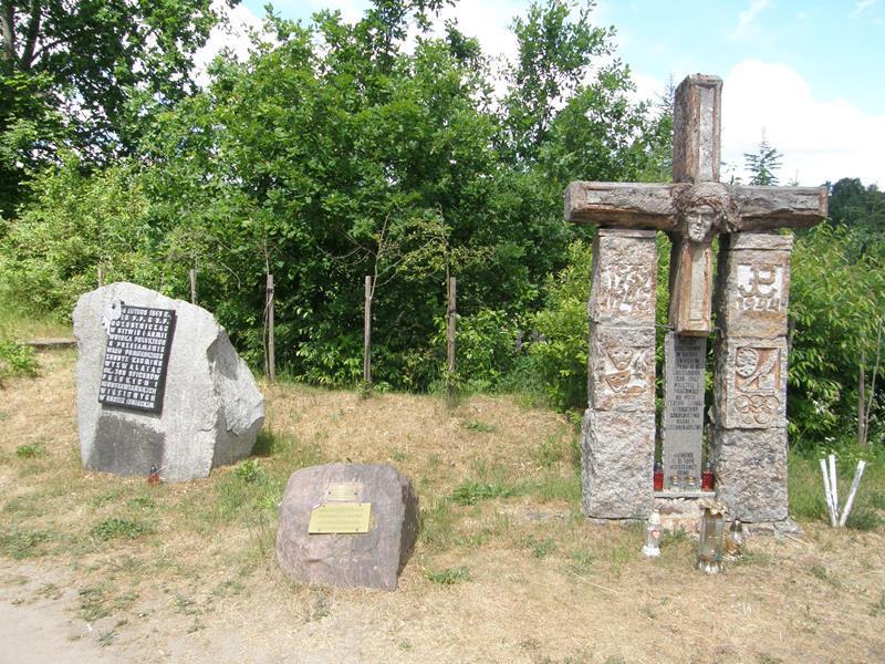 Kłomino). Do połowy 1942 przebywali tu jeńcy francuscy, później polscy. W lutym 1941 w obozie było 3731 Francuzów, a w styczniu 1945 5391 Polaków.
