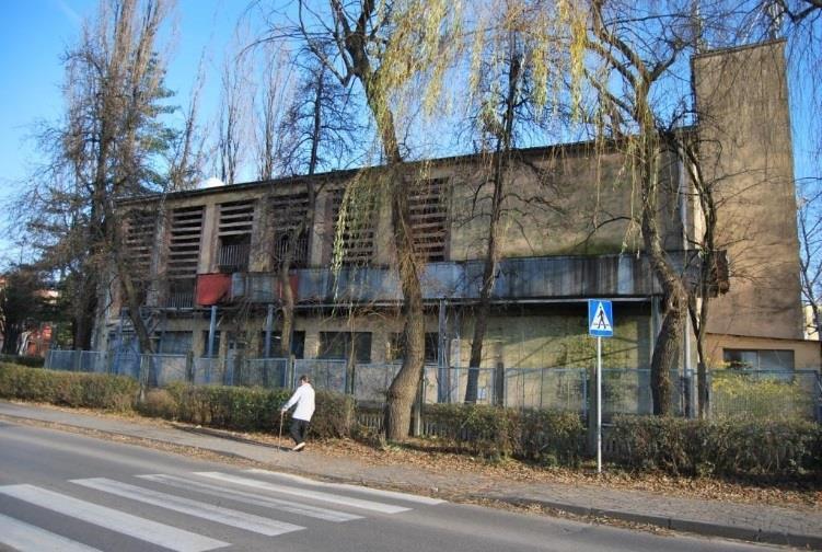 W kontekście dostępności do ośrodków kultury, na terenie omawianej jednostki zlokalizowane jest Centrum Kultury i Wypoczynku w Andrychowie oraz Miejski Dom Kultury, które organizują życie kulturalne