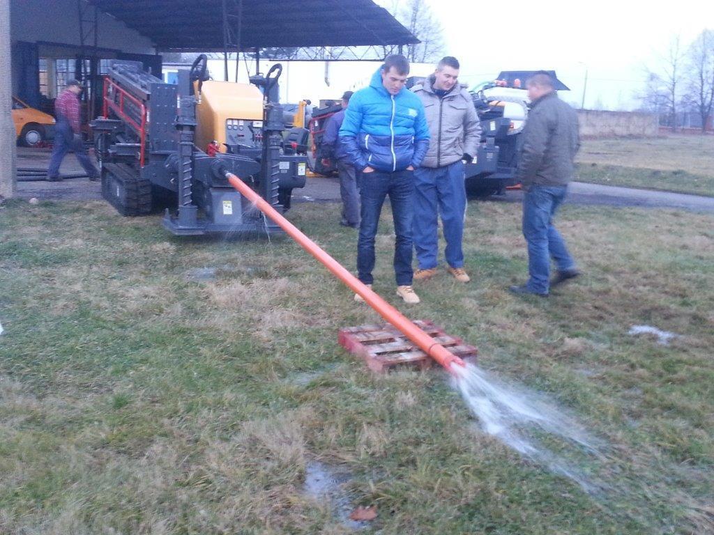 SYSTEMY SKALNE I POMPY BENTONITOWE O DUŻEJ WYDAJNOŚCI POWYŻEJ 300 L/min Każda wiertnica sterowana MARPOL może być