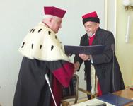usowy. 2 lipca Mirosław Bielski - prezes firmy Port Sp. z o.o. (inwestor budowca autobusowego), na placu budowy zapoznał Burmistrza Żywca Antoniego