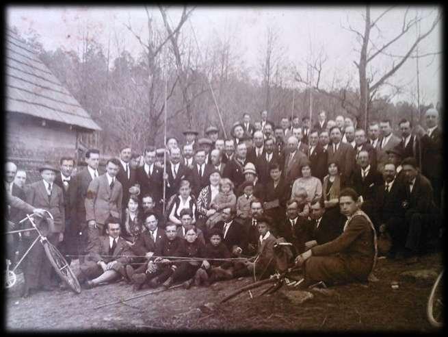 KOMISJA REWIZYJNA 1. Rychłowski Bronisław przewodniczący 2. Sołtykiewicz Władysław członek 3. Przeworski Wacław członek Delegatem na Okręgowy Zjazd Delegatów wybrano kol. Gałczyńskiego A. S.O. Koła nie wybierano.