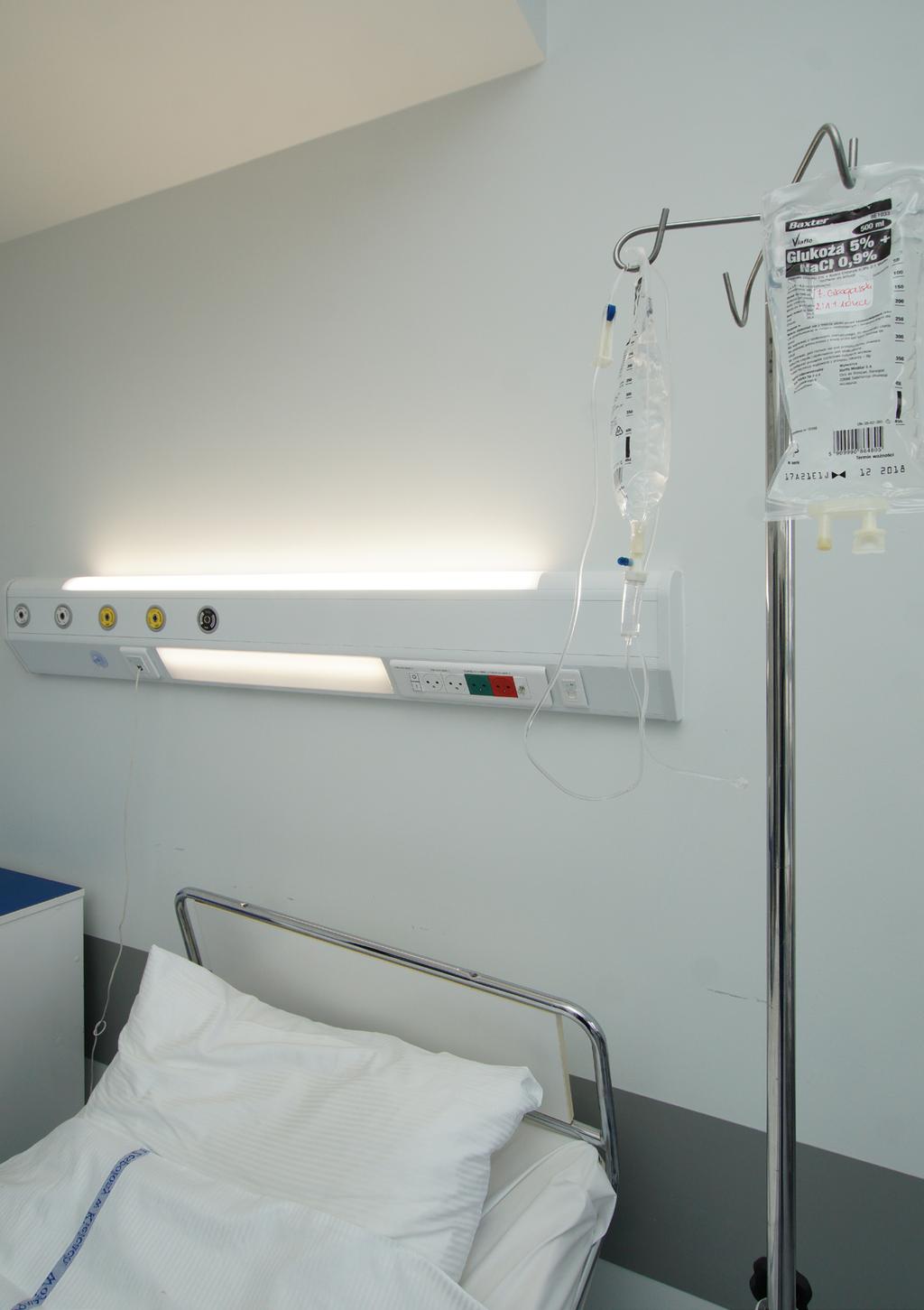 PRZYŁÓŻKOWY PANEL OŚWIETLENIOWY BHU LINEMED W1/WYRÓB MEDYCZNY Dane techniczne: Moc źródeł LED od 40 W do 75 W. Moc opraw od 43 W do 78 W.