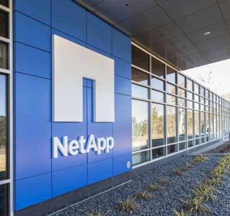 NetApp 15 lat w Polsce, 25 lata na świecie NetApp specjalizuje się w innowacyjnych rozwiązaniach do zarządzania danymi i systemach