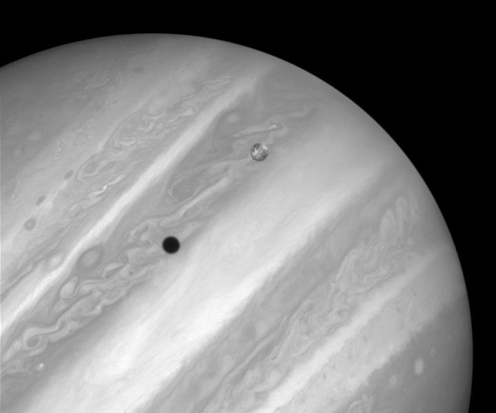 Prędkość świała - Romer Zdjęie Jowisza i jego księża Io wkonane