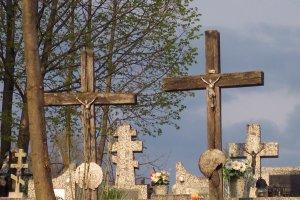 Cmentarz parafialny w Bielance Łemkowie zamieszkiwali od stuleci góry Beskidu Niskiego, czyli południe Ziemi Gorlickiej.