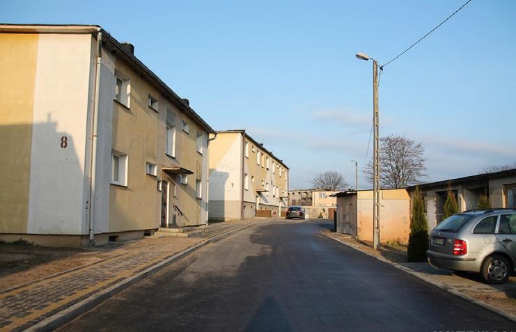kostki betonowej w obrębie pasa drogowego w ilości 36 m².