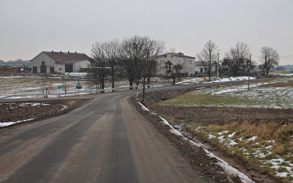 W ramach zadania wykonana została nowa nawierzchnia bitumiczna, zbudowano