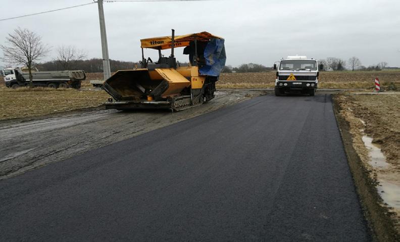Prace obejmowały wykonanie podbudowy z gruntu stabilizowanego cementem, podbudowy z kruszywa łamanego stabilizowanego mechanicznie o łącznej
